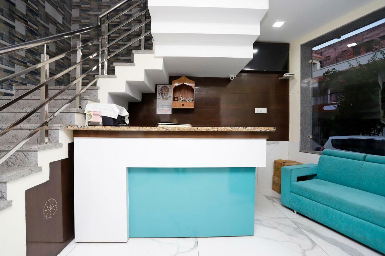 Oyo 39595 Hotel Ray Ban Kankhal Exterior foto